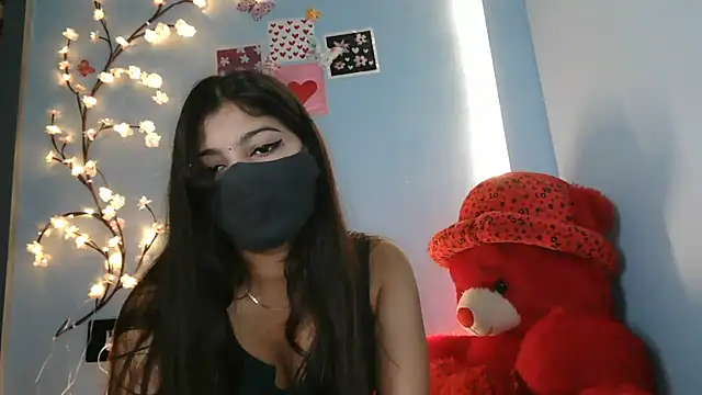 Reena Singh53 online show from September 30, 2025, 2:01 pm