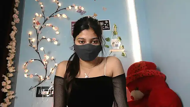 Reena Singh53 online show from November 2, 2025, 2:44 pm