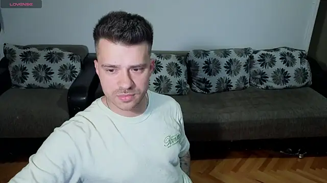 JohnnyStepBro online show from June 4, 2026, 7:07 pm