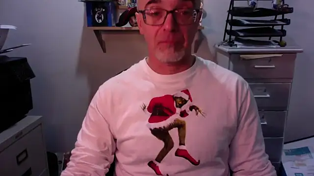 Snapshot of MaxVain chatting on December 18, 2025, 6:45 pm MaxVain online show from December 18, 2025, 6:45 pm