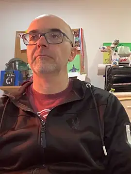 MaxVain online show from March 4, 2025, 7:01 pm