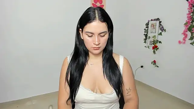 Emic  online show from December 2, 2025, 2:52 pm