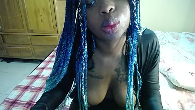 Snapshot of _Zooee chatting on February 12, 2025, 5:16 pm Zooee online show from February 12, 2025, 5:16 pm