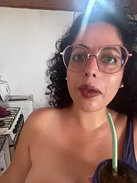 Snapshot of babyluna939 chatting on March 3, 2025, 7:39 pm babyluna939 online show from March 3, 2025, 7:39 pm