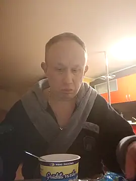 X46x online show from October 14, 2025, 4:02 am