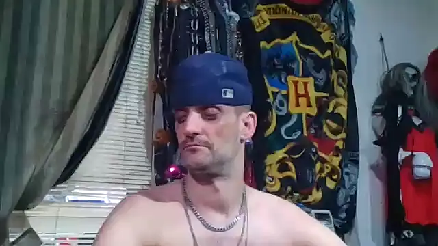 Snapshot of slinginbigD chatting on March 1, 2026, 10:21 pm slinginbigD online show from March 1, 2026, 10:21 pm