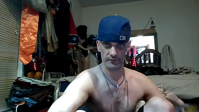 Snapshot of slinginbigD chatting on April 13, 2026, 6:06 am slinginbigD online show from April 13, 2026, 6:06 am