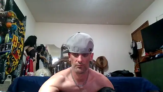 Snapshot of slinginbigD chatting on April 30, 2026, 11:31 pm slinginbigD online show from April 30, 2026, 11:31 pm