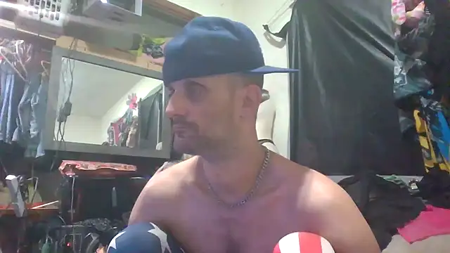 Snapshot of slinginbigD chatting on January 17, 2026, 8:40 am slinginbigD online show from January 17, 2026, 8:40 am