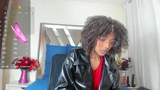 Snapshot of sara_williams01 chatting on March 22, 2025, 12:46 pm sara williams01 online show from March 22, 2025, 12:46 pm