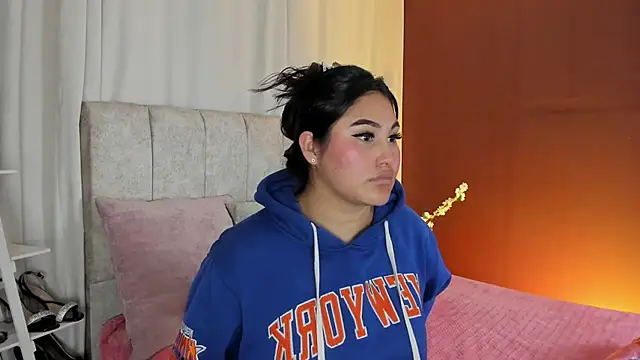 Little Ivy online show from September 25, 2025, 6:58 pm