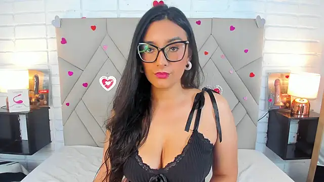 Snapshot of Isis_Osman chatting on March 2, 2025, 2:47 pm Isis Osman online show from March 2, 2025, 2:47 pm