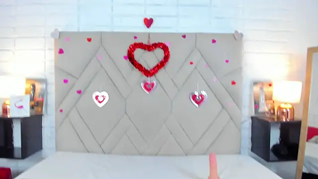 Snapshot of Isis_Osman chatting on February 20, 2025, 8:47 pm Isis Osman online show from February 20, 2025, 8:47 pm