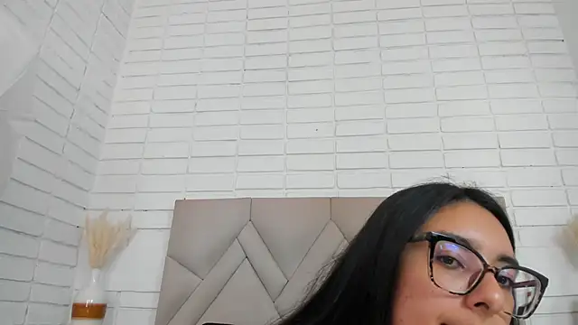 Snapshot of Isis_Osman chatting on October 28, 2025, 7:02 pm Isis Osman online show from October 28, 2025, 7:02 pm