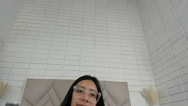 Snapshot of Isis_Osman chatting on September 9, 2025, 1:42 pm Isis Osman online show from September 9, 2025, 1:42 pm