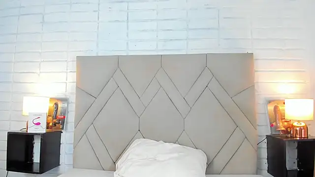 Snapshot of Isis_Osman chatting on March 12, 2025, 8:52 pm Isis Osman online show from March 12, 2025, 8:52 pm