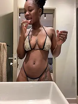 Snapshot of mmbaliii chatting on March 16, 2026, 8:11 pm mmbaliii online show from March 16, 2026, 8:11 pm