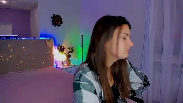 Snapshot of Laura_Leee chatting on January 17, 2026, 5:55 am Laura Leee online show from January 17, 2026, 5:55 am