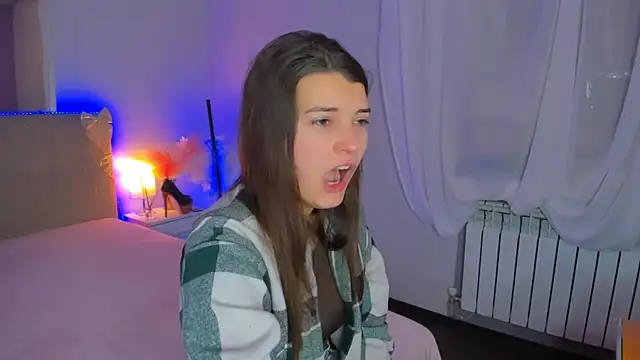 Snapshot of Laura_Leee chatting on February 9, 2026, 6:22 am Laura Leee online show from February 9, 2026, 6:22 am