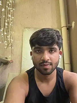 Snapshot of Jhonnn98 chatting on August 5, 2026, 4:01 pm Jhonnn98 online show from August 5, 2026, 4:01 pm