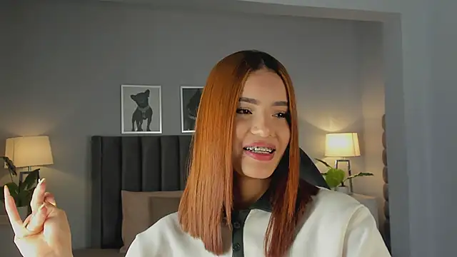 Madie  collins online show from November 23, 2025, 11:31 am