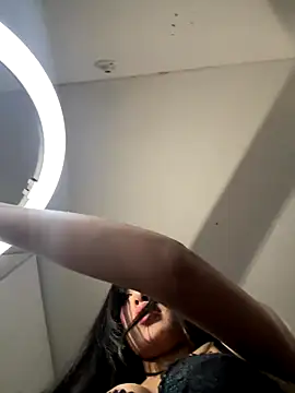 Dulceeany online show from November 23, 2025, 4:28 pm