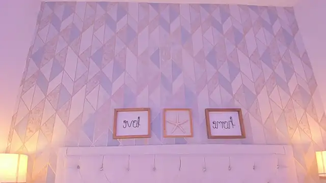 martina rivera  online show from May 19, 2026, 12:01 pm