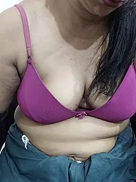 Snapshot of Urmila_bhabhii chatting on June 20, 2026, 3:22 am Urmila bhabhii online show from June 20, 2026, 3:22 am