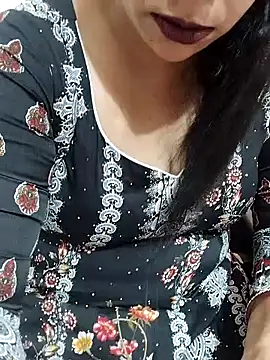 Snapshot of Urmila_bhabhii chatting on June 7, 2026, 3:56 am Urmila bhabhii online show from June 7, 2026, 3:56 am