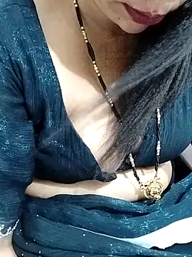 Snapshot of Urmila_bhabhii chatting on June 16, 2026, 3:39 am Urmila bhabhii online show from June 16, 2026, 3:39 am
