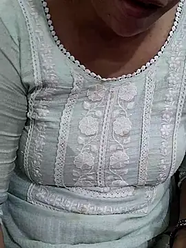 Snapshot of Urmila_bhabhii chatting on July 9, 2026, 9:21 am Urmila bhabhii online show from July 9, 2026, 9:21 am