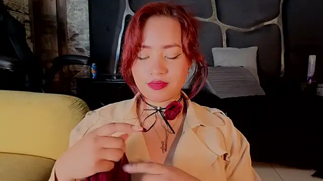 Estrella05  online show from October 18, 2025, 5:09 am