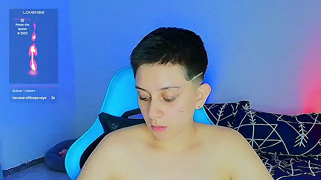 Snapshot of aron_wi chatting on February 4, 2025, 11:49 pm aron wi online show from February 4, 2025, 11:49 pm