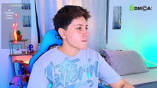 aron wi online show from October 10, 2025, 3:29 am