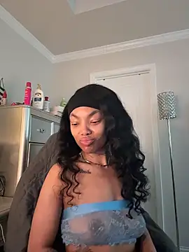 butterflybootyy online show from April 4, 2026, 2:01 pm