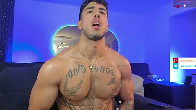 Snapshot of JACOB_MARTINS chatting on March 11, 2025, 10:31 pm JACOB MARTINS online show from March 11, 2025, 10:31 pm