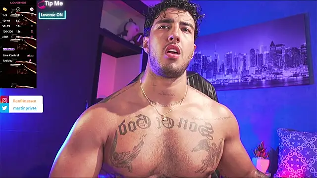 Snapshot of JACOB_MARTINS chatting on November 9, 2025, 8:35 pm JACOB MARTINS online show from November 9, 2025, 8:35 pm