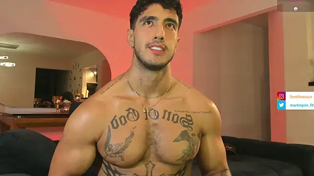 Snapshot of JACOB_MARTINS chatting on February 4, 2025, 2:28 am JACOB MARTINS online show from February 4, 2025, 2:28 am