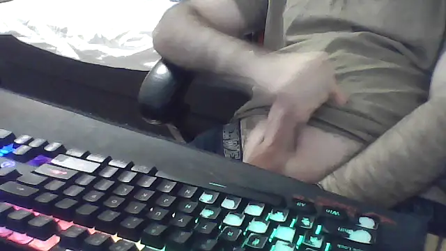 Snapshot of squiddy_69 chatting on September 27, 2025, 2:07 am squiddy 69 online show from September 27, 2025, 2:07 am