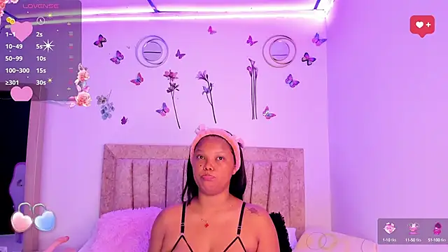 Snapshot of LaurinMonroe chatting on February 22, 2025, 1:22 am LaurinMonroe online show from February 22, 2025, 1:22 am