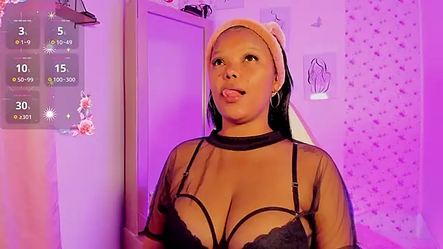 Snapshot of LaurinMonroe chatting on February 13, 2026, 3:17 am LaurinMonroe online show from February 13, 2026, 3:17 am