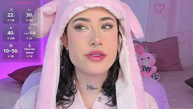 Snapshot of melody_suarez chatting on November 15, 2025, 11:31 pm melody suarez online show from November 15, 2025, 11:31 pm