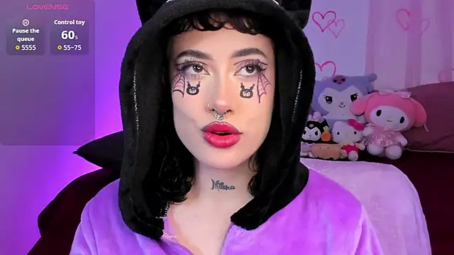 Snapshot of melody_suarez chatting on October 19, 2025, 10:56 pm melody suarez online show from October 19, 2025, 10:56 pm