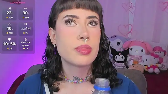 Snapshot of melody_suarez chatting on November 4, 2025, 10:57 pm melody suarez online show from November 4, 2025, 10:57 pm