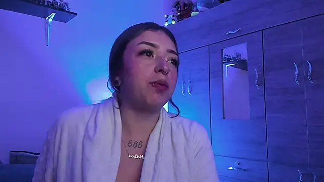 Snapshot of turolita_ chatting on June 12, 2026, 6:22 am turolita online show from June 12, 2026, 6:22 am