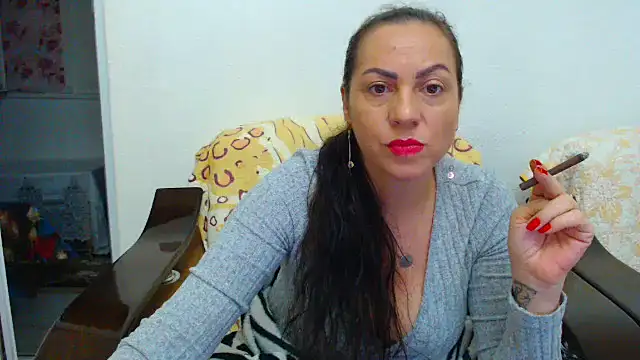 Snapshot of MissElla chatting on November 15, 2025, 6:56 pm MissElla online show from November 15, 2025, 6:56 pm