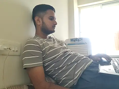 Jonrobinso online show from June 18, 2026, 4:33 am
