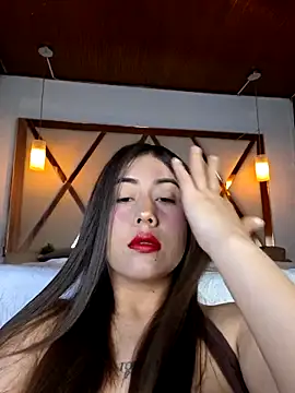 Snapshot of Maralains chatting on May 18, 2026, 7:24 am Maralains online show from May 18, 2026, 7:24 am