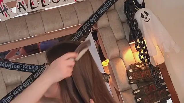 Maralains online show from October 25, 2025, 3:49 am