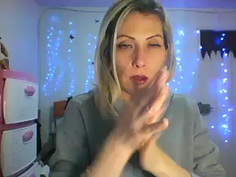 alixia81 online show from February 20, 2025, 11:32 pm